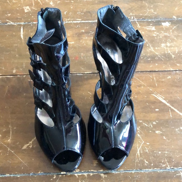 Jessica Bennett Patent Leather Heels - Picture 4 of 5